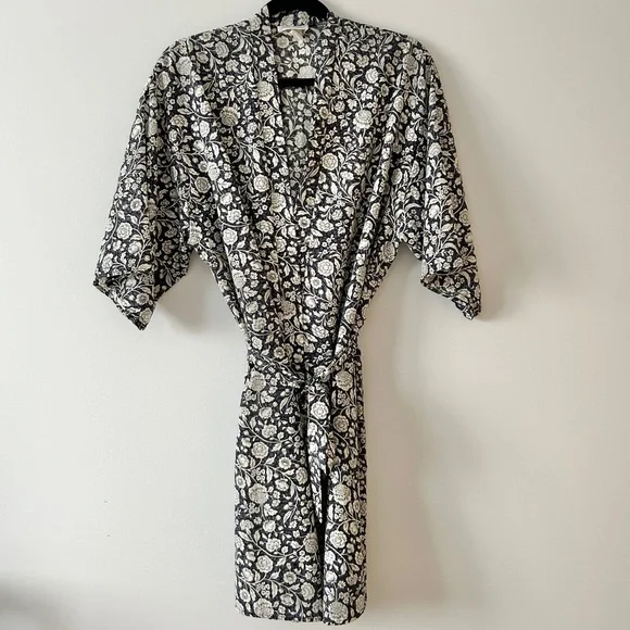 Vintage French Maid Patterned Robe - Picture 2 of 5